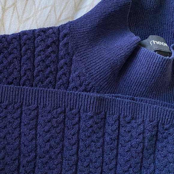 Theory High Neck Knit tank top, Navy Blue, Size P - Picture 6 of 9
